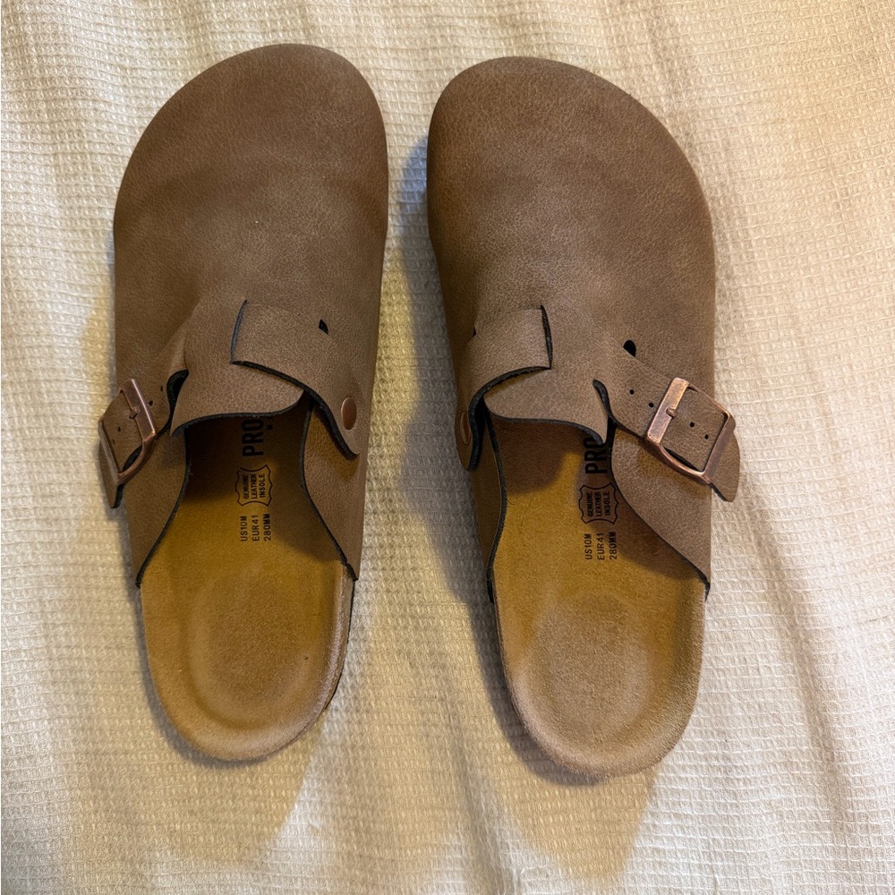 Cushionaire Clog Sandal